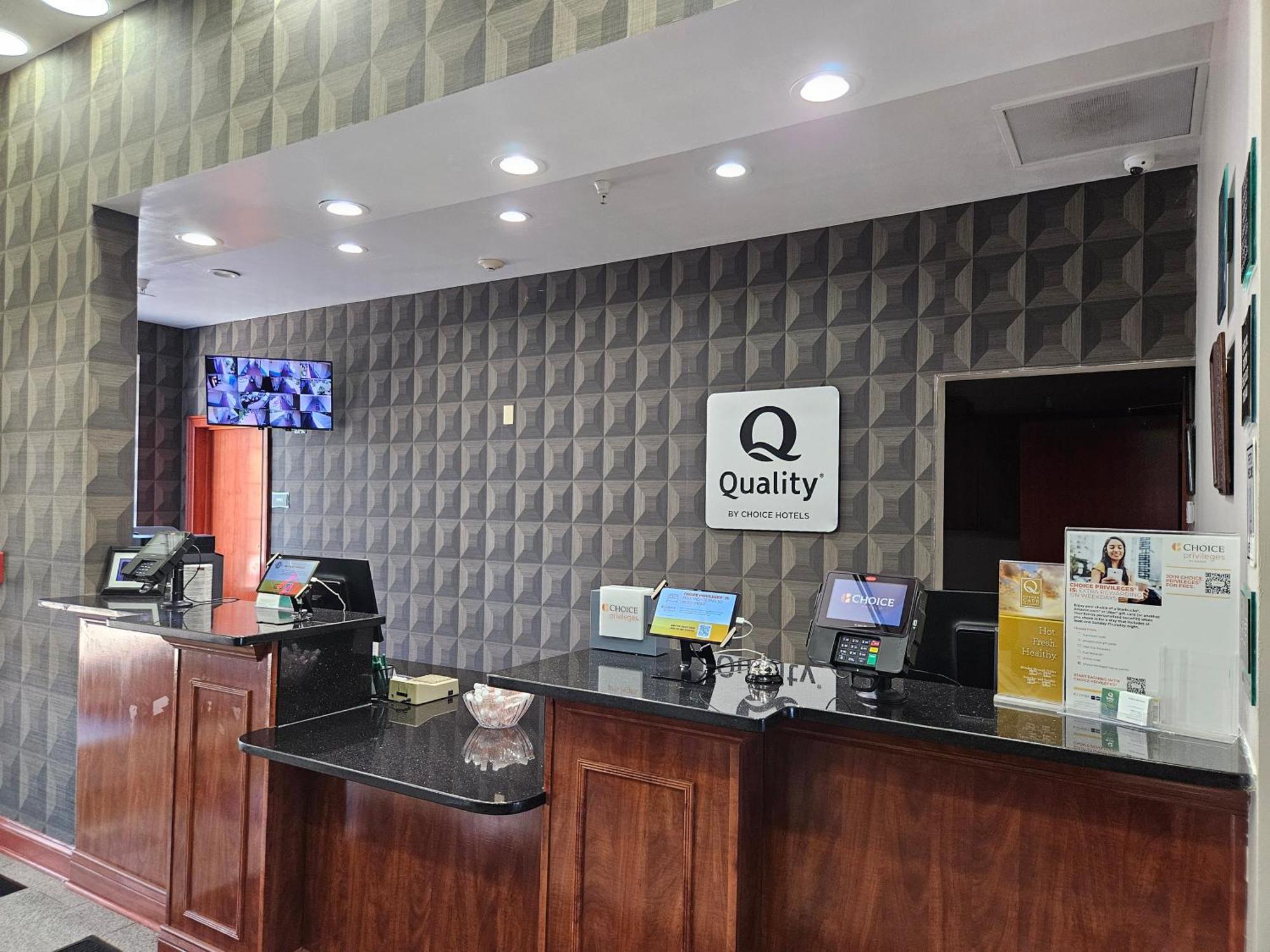 Quality Inn & Suites Greenville I-65 Exterior foto